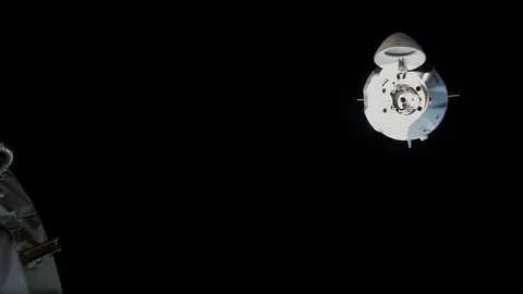 Crew Dragon nähert sich der Raumstation ISS