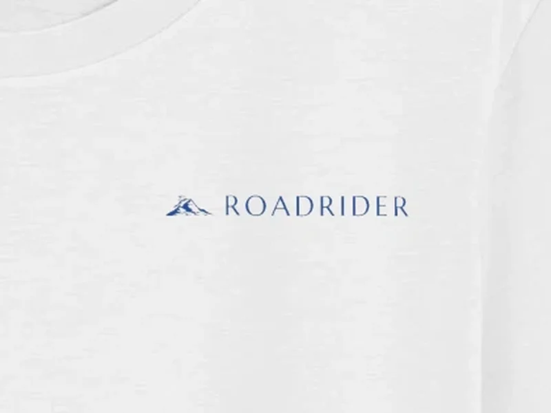 Close-up: RoadRider Summit Tee, logo on the fabric