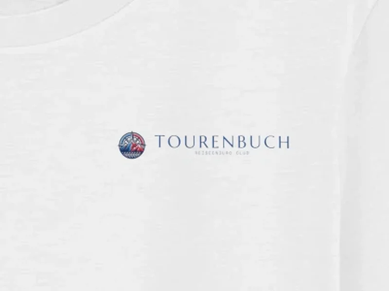 Close-up: Tourenbuch Club Tee, logo on the fabric